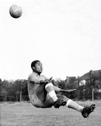 Eusebio 19 year old Silvo Eusebio, the inside-right for Benfica of Portugal, holders of the European cup, whom Spurs will play in the next round. Eusebio is reckoned to be a real dangerman and whoever plays at left-half for Spurs will have to be on the look-out. 27th February 1962 Great Britain  Copyright: xTopFotox 0573329