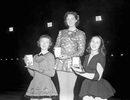 British girl is Figure skating, Eiskunstlauf champion in Winter Olympics in Oslo Miss Jeanette Altwegg, 21 year old world, European and British champion gained Britain s first gold medal at Oslo by winning the women s figure skating title. She won by a margin of two points from the 16 year old Miss Tenley Albright with Mlle Jacqueline du Bief of France third . The presentation of the medals: Left to right Tenley Albright ( USA) 2nd, Jeanette Altwegg (Great Brtiain) 1st and Jacqueline du Bief (France ) 3rd. 20 February 1952 Norway  Copyright: xTopFotox 2001808