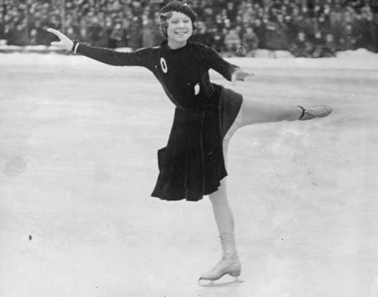 World Figure skating, Eiskunstlauf championships open at Stockholm . The world figure skating championships opened at the Ice Palace at Stockholm , Sweden , when Fraulein Sonja Henie retained her World Championship, WM, Weltmeisterschaft title . Sonja Henie , the holder of the championship , in action during the contests . 13 February 1933 Sweden  Copyright: xTopFotox EU031012