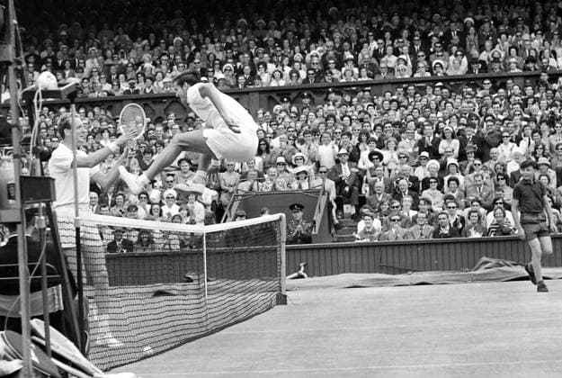 ROY EMERSON WINS MENS SINGLES V FRED STOLLE IN ACTION IN THE ALL ENGLAND LAWN TENNIS CHAMPIONSHIPS AT WIMBLEDON IN LONDON ; 3 JULY 1964  Copyright: xTopFotox IPU480202