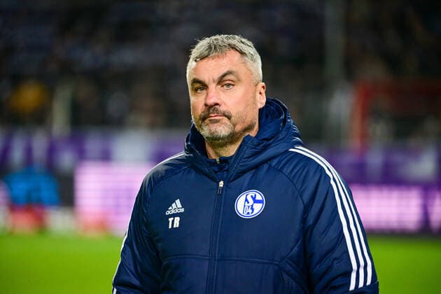 Head coach Thomas Reis FC Schalke 04 , VfL Osnabrueck vs FC Schalke 04 , Football, Test match, 22 12 2022 DFB regulations prohibit any use of photographs as image sequences and or quasi video Copyright: xkolbert-press MarcxNiemeyerx