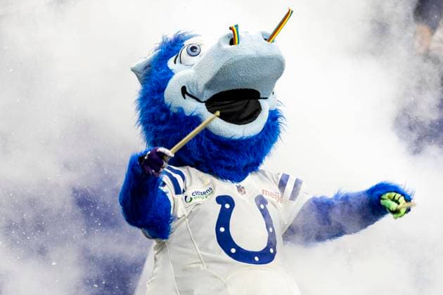 December 26, 2022: The Indianapolis Colts mascot Blue performs during NFL, American Football Herren, USA football game between the Los Angeles Chargers and the Indianapolis Colts in Indianapolis, Indiana. CSM USA - ZUMAc04_ 20221226_zaf_c04_034 Copyright: xJohnxMersitsx
