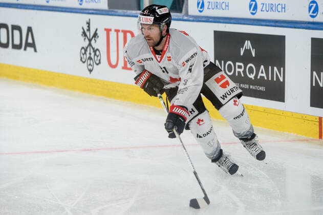 27 12 2022, Davos, Eisstadion Davos, Spengler Cup HC Davos Team Canada, David Desharnais of Team Canada Davos Eisstadion Davos Graubünden Switzerland  Copyright: xJustPictures.ch AndreaxBrancax