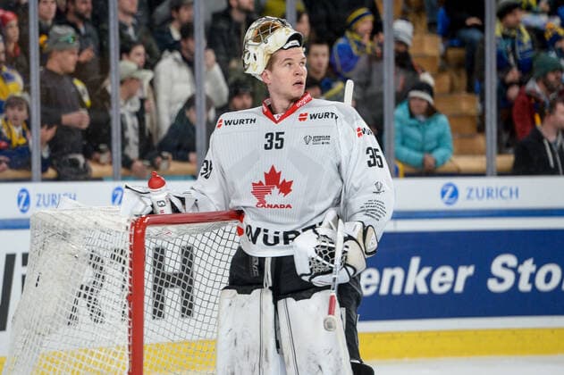 27 12 2022, Davos, Eisstadion Davos, Spengler Cup HC Davos Team Canada, goalkeeper Connor Hughes of Team Canada Davos Eisstadion Davos Graubünden Switzerland  Copyright: xJustPictures.ch AndreaxBrancax