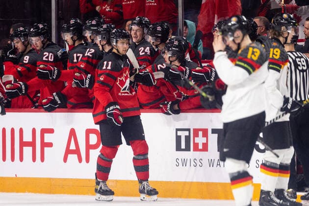 221228 Dylan Guenther of Canada celebrates the 6 1 goal during the 2023 IIHF World Junior Championship game between Canada and Germany on December 28, 2022 in Halifax Photo Simon Hastegard BILDBYRAN kod SH SH0389 ishockey ice hockey jvm junior vm u20 2023 iihf world junior championship world juniors canada kanada tyskland germany bbeng jubel,  Copyright: SIMONxHASTEGARD BB221228SH097