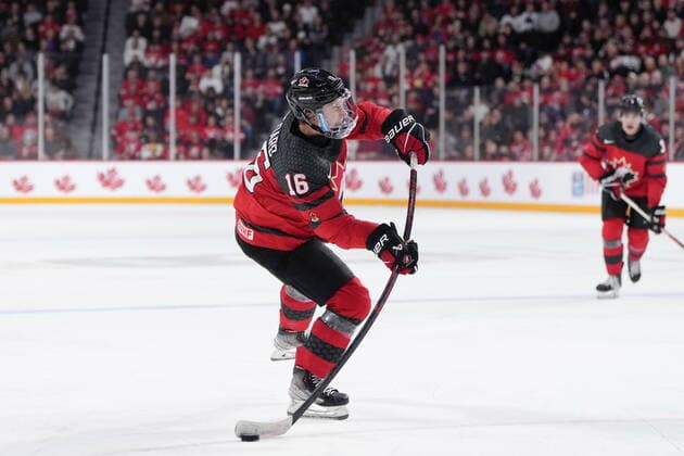 Eishockey, U20 WM, Kanada - Deutschland December 28, 2022, Halifax, NS, Canada: Canada™s Connor Bedard scores his third goal of the game during second period IIHF World Junior Hockey Championship action against Germany in Halifax on Wednesday, December 28, 2022. Connor Bedard  - ZUMAc35_ 20221228_zaf_c35_041 Copyright: xDarrenxCalabresex