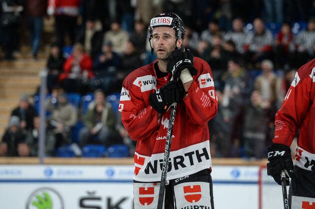 29 12 2022, Davos, Eisstadion Davos, Spengler Cup Orebro HK Team Canada, Brett Connolly of Team Canada Davos Eisstadion Davos Graubünden Switzerland  Copyright: xJustPictures.ch AndreaxBrancax