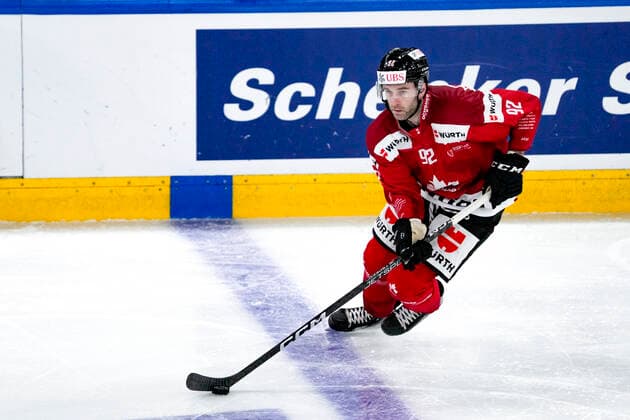 DAVOS, SWITZERLAND DECEMBER 29 Brett Connolly of Team Canada in action during the match between Orebro HK and Team Canada at Eisstadion Davos on December 28, 2022 in Davos, Switzerland Davos Graubunden Switzerland  Copyright: xJustPictures.ch JarixPestelaccix