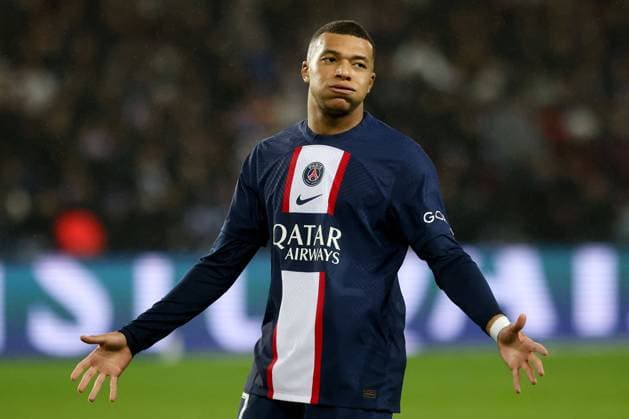 PARIS 28 12 2022, xjfx La Ligue 1 Paris Saint Germain Racing Club de Strasbourg Alsace, v l , Kylian Mbappe Paris Saint Germain disappointed, disappointed looking, dissapointed, sad, frustrated, frustrated, frustrated Copyright: JoaquimxFerreira