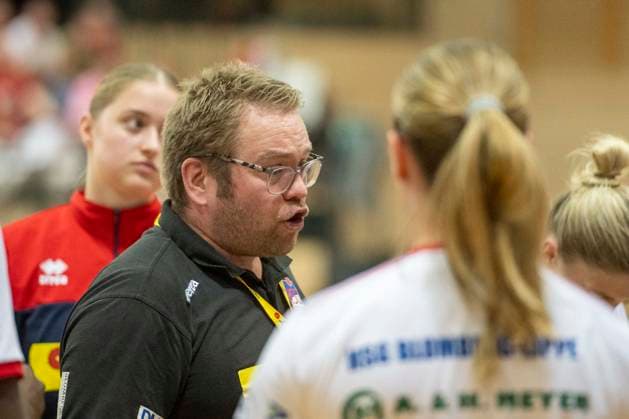 Halle, Germany 30 December 2022 1 HBL women 2022 2023 SV Union Halle Neustadt Wildcats vs Blomberg Lippe coach Steffen Birkner Blomberg Lippe SWH arena Saxony Anhalt Copyright: xFotostandx xBallaschx