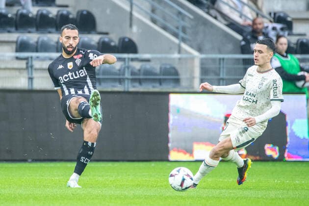 Himad Abdelli (ANGERS SCO) FOOTBALL : Angers SCO vs FC Lorient - Ligue 1 - Journee 17 - 01 01 2023 BaptisteAutissier Panoramic 