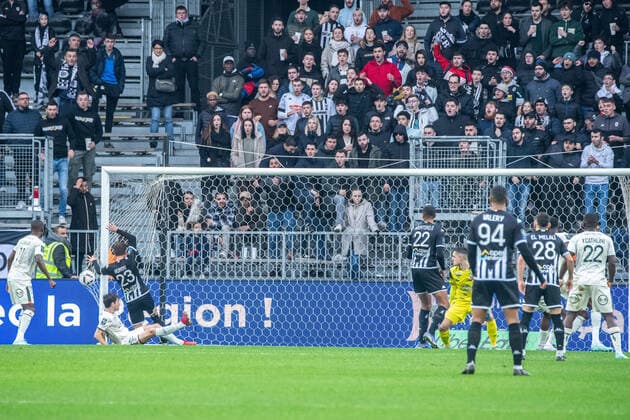 But Angers Sco FOOTBALL : Angers SCO vs FC Lorient - Ligue 1 - Journee 17 - 01 01 2023 BaptisteAutissier Panoramic 