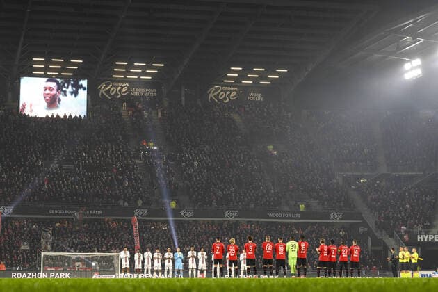 hommage des joueurs a Pele decede le 29 decembre 2022 FOOTBALL : Rennes vs Nice - Ligue 1 Uber Eats - 02 01 2023 JBAutissier Panoramic 