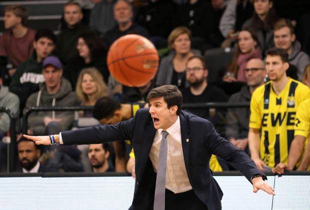 Coach Pedro Calles EWE Baskets Basketball Men BBL on Tue 27 12 2022 Hamburg Towers EWE Baskets Oldenburg