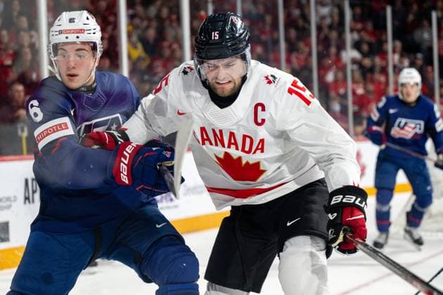 230105 Ryan Ufko of USA and Shane Wright of Canada during the 2023 IIHF World Junior Championship semifinal between USA and Canada on January 5, 2023 in Halifax Photo Simon Hastegard BILDBYRAN kod SH SH0402 ishockey ice hockey jvm junior vm u20 2023 iihf world junior championship world juniors semifinal semifinals usa canada kanada bbeng,  Copyright: SIMONxHASTEGARD BB230105SH021