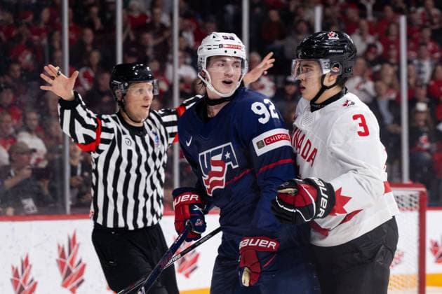 230105 Logan Cooley of USA and Olen Zellweger of Canada during the 2023 IIHF World Junior Championship semifinal between USA and Canada on January 5, 2023 in Halifax Photo Simon Hastegard BILDBYRAN code SH SH0402 ishockey ice hockey jvm junior vm u20 2023 iihf world junior championship world juniors semifinals semifinals usa canada canada bbeng,  Copyright: SIMONxHASTEGARD BB230105SH029
