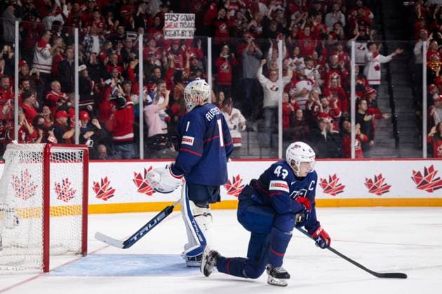 230105 Luke Hughes and goaltender Trey Augustine of USA look dejected after the 2 5 goal during the 2023 IIHF World Junior Championship semifinal between USA and Canada on January 5, 2023 in Halifax Photo Simon Hastegard BILDBYRAN kod SH SH0402 ishockey ice hockey jvm junior vm u20 2023 iihf world junior championship world juniors semifinal semifinals usa canada kanada bbeng depp,  Copyright: SIMONxHASTEGARD BB230105SH037