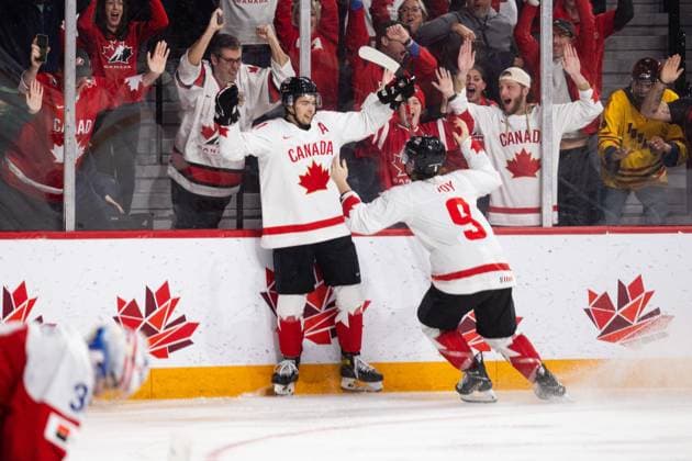 230106 Dylan Guenther and Joshua Roy of Canada celebrate the game winning goal 2 3 after the 2023 IIHF World Junior Championship final between Czech Republic and Canada on January 6, 2023 in Halifax Photo Simon Hastegard BILDBYRAN kod SH SH0405 ishockey ice hockey jvm junior vm u20 2023 iihf world junior championship world juniors final tjeckien czech republic canada kanada bbeng jubel,  Copyright: SIMONxHASTEGARD BB230106SH015