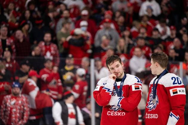 230106 Matous Mensik of Czech Republic looks dejected after the 2023 IIHF World Junior Championship final between Czech Republic and Canada on January 6, 2023 in Halifax Photo Simon Hastegard BILDBYRAN kod SH SH0405 ishockey ice hockey jvm junior vm u20 2023 iihf world junior championship world juniors final tjeckien czech republic canada kanada bbeng depp,  Copyright: SIMONxHASTEGARD BB230106SH024
