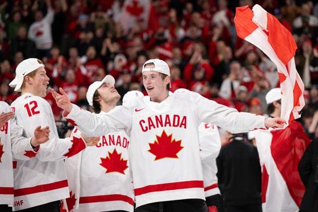 230106 Brandt Clarke of Canada celebrates after the 2023 IIHF World Junior Championship final between Czech Republic and Canada on January 6, 2023 in Halifax Photo Simon Hastegard BILDBYRAN code SH SH0405 ice hockey ice hockey jvm junior vm u20 2023 iihf world junior championship world juniors final Czech Republic czech republic canada canada bbeng jubilation world cup gold,  Copyright: SIMONxHASTEGARD BB230106SH059