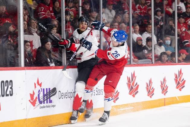 230106 Tyson Hinds of Canada and Martin Rysavy of Czech Republic during the 2023 IIHF World Junior Championship final between Czech Republic and Canada on January 6, 2023 in Halifax Photo Simon Hastegard BILDBYRAN kod SH SH0405 ishockey ice hockey jvm junior vm u20 2023 iihf world junior championship world juniors final tjeckien czech republic canada kanada bbeng,  Copyright: SIMONxHASTEGARD BB230106SH063