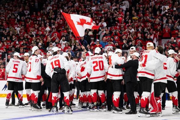 230106 Players of Canada celebrate after the 2023 IIHF World Junior Championship final between Czech Republic and Canada on January 6, 2023 in Halifax Photo Simon Hastegard BILDBYRAN code SH SH0405 ishockey ice hockey jvm junior vm u20 2023 iihf world junior championship world juniors final czech republic czech republic canada canada bbeng jubel vm gold gold,  Copyright: SIMONxHASTEGARD BB230106SH073