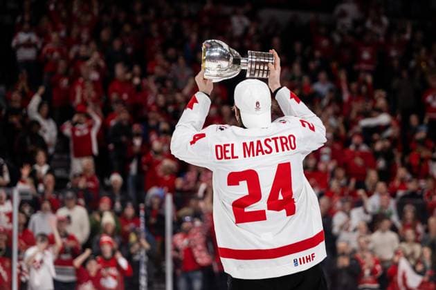 230106 Ethan Del Mastro of Canada celebrate with the trophy after the 2023 IIHF World Junior Championship final between Czech Republic and Canada on January 6, 2023 in Halifax Photo Simon Hastegard BILDBYRAN code SH SH0405 ishockey ice hockey jvm junior vm u20 2023 iihf world junior championship world juniors final czech republic czech republic canada canada bbeng jubel vm gold gold,  Copyright: SIMONxHASTEGARD BB230106SH088