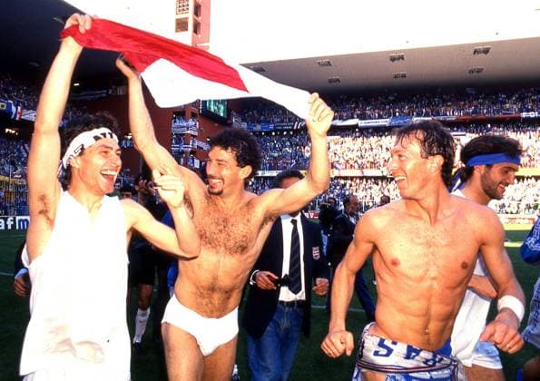 IPP19900320 Football - soccer: Serie A, U.C. Sampdoria - S.S. Lazio, gianluca vialli, Giovanni Invernizzi e moreno mannini festeggiano la vittoria del Campionato (Verwendung nur in Deutschland - GERMANY ONLY) *** IPP19900320 Football soccer Serie A, U C Sampdoria S S Lazio, gianluca vialli, Giovanni Invernizzi e moreno mannini festeggiano la vittoria del Campionato Use only in Germany GERMANY ONLY 