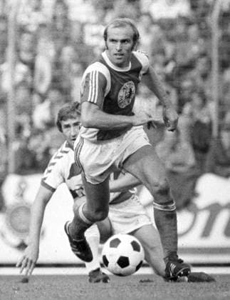 U.b.z.: Erich Beer (Hertha BSC Berlin) Aufn. 28.08.1976 *** U b z Erich Beer Hertha BSC Berlin Aufn 28 08 1976 HM