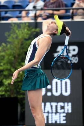 ADELAIDE, AUSTRALIA - JANUARY 07: Irina-Camelia Begu of Romania serves the ball during the Adelaide International tennis match between Irina-Camelia Begu of Romania and Aryna Sabalenka of Belarus at Memorial Drive on January 07, 2023 in Adelaide, Australia. (Photo by Peter Mundy Speed Media Icon Sportswire) TENNIS: JAN 07 - Adelaide International Icon2301070004