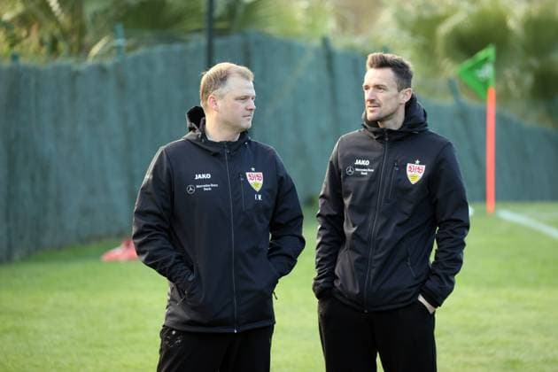06 01 23 VfB Stuttgart training camp Marbella 2023 Spain, Marbella, 06 01 2023, football, Bundesliga, VfB Stuttgart training camp Marbella 2023 v l Fabian Wohlgemuth sports director , Christian Gentner head of licensed player department