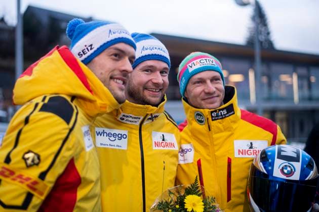 Sport Themen der Woche KW01 Johannes Lochner (mitte), Georg Fleischhauer (Deutschland, links), Francesco Friedrich (Deutschland, rechts) nach dem Rennen, GER, BMW IBSF Bob Weltcup Winterberg, Rennen Maenner Zweierbob, 07.01.2023, Saison 2022 2023 GER, BMW IBSF Bob Weltcup Winterberg, Rennen Maenner Zweierbob, 07.01.2023, Saison 2022 2023 Winterberg *** Johannes Lochner center , Georg Fleischhauer Germany, left , Francesco Friedrich Germany, right after the race, GER, BMW IBSF Bob World Cup Winterberg, race men two-man bob, 07 01 2023, season 2022 2023 GER, BMW IBSF Bob World Cup Winterberg, race men two-man bob, 07 01 2023, season 2022 2023 Winterberg Copyright: xEibner Memmlerx EP_MMR