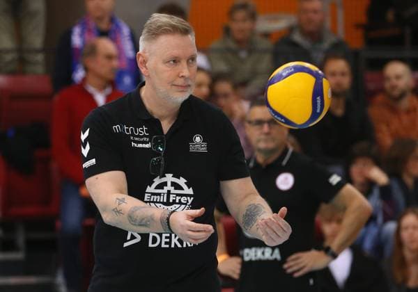BAU 07 01 2023 Stuttgart Volleyball Allianz MTV Stuttgart vs Dresdner SC, coach Tore Aleksandersen Stuttgart