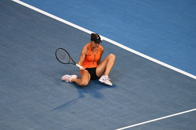 8th January 2022: Auckland, New Zealand: Rebecca Marino of Canada slips on the court during her singles Final match of the 2023 Womens s ASB Classic. ASB Tennis Centre, Auckland, New Zealand.  ActionPlus12466042 ChrisxSymes
