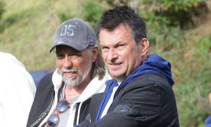Sport Themen der Woche KW01 Marbella , VfB Stuttgart Trainingslager , Testspiel , VfB Stuttgart vs. FC Sion , von links: Martin Schmidt Christian heidel ( Mainz ) *** Marbella , VfB Stuttgart training camp , test match , VfB Stuttgart vs FC Sion , from left Martin Schmidt Christian heidel Mainz