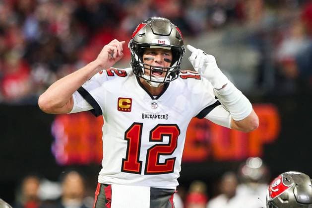 Bilder des Jahres 2023, Sport 01 Januar Sport Themen der Woche KW01 Sport Bilder des Tages January 8, 2023, Atlanta, Georgia, USA: Tampa Bay Buccaneers quarterback TOM BRADY (12) calls a play during the game against the Atlanta Falcons at Mercedes-Benz Stadium in Atlanta. Atlanta USA - ZUMAw109 20230108_zap_w109_038 Copyright: xDebbyxWongx