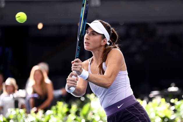 ADELAIDE, AUSTRALIA - JANUARY 09: Belinda Bencic of Switzerland hits a backhand during the Adelaide International tennis match between Garbine Muguruza of Spain and Belinda Bencic of Switzerland at Memorial Drive on January 09, 2023 in Adelaide, Australia. (Photo by Peter Mundy Speed Media Icon Sportswire) TENNIS: JAN 09 - Adelaide International Icon2301090001