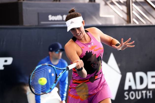 ADELAIDE, AUSTRALIA - JANUARY 09: Garbine Muguruza of Spain plays a forehand during the Adelaide International tennis match between Garbine Muguruza of Spain and Belinda Bencic of Switzerland at Memorial Drive on January 09, 2023 in Adelaide, Australia. (Photo by Peter Mundy Speed Media Icon Sportswire) TENNIS: JAN 09 - Adelaide International Icon2301090004
