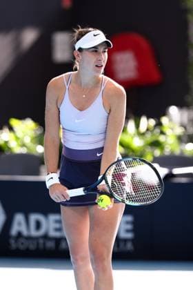 ADELAIDE, AUSTRALIA - JANUARY 09: Belinda Bencic of Switzerland serves the ball during the Adelaide International tennis match between Garbine Muguruza of Spain and Belinda Bencic of Switzerland at Memorial Drive on January 09, 2023 in Adelaide, Australia. (Photo by Peter Mundy Speed Media Icon Sportswire) TENNIS: JAN 09 - Adelaide International Icon2301090012