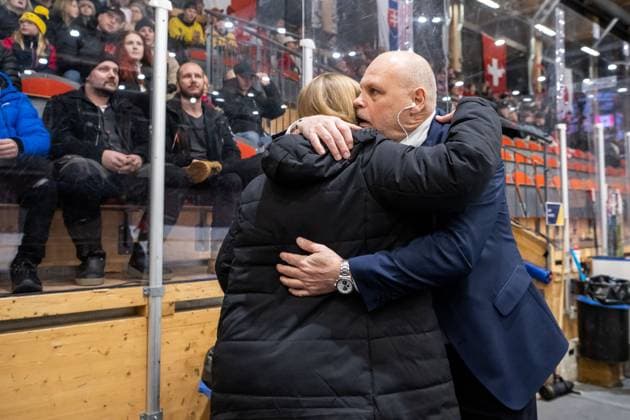 230109 Assistant coach Ulf Hall and Camilla Kempe ahead of the 2023 IIHF U18 Womens World Championship game between Sweden and Canada on January 9, 2023 in Östersund Photo Mathilda Ahlberg BILDBYRAN code MA MA0369 ice hockey ice hockey u18 vm u18 vm 2023 iihf u18 womens world championship sweden sweden canada canada lady bbeng,  Copyright: MATHILDAxAHLBERG BB230109MA190