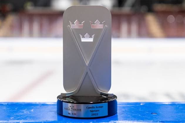 230109 The trophy of the Swedish hall of fame ahead of the 2023 IIHF U18 Women s World Championship game between Sweden and Canada on January 9, 2023 in Östersund Photo Mathilda Ahlberg BILDBYRAN kod MA MA0369 ishockey ice hockey u18 vm u18 vm 2023 iihf u18 womens world championship sverige sweden kanada canada dam bbeng,  Copyright: MATHILDAxAHLBERG BB230109MA193