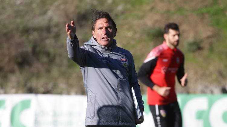 Sport Themen der Woche KW02 Sport Bilder des Tages Marbella , VfB Stuttgart Trainingslager , Bruno Labbadia *** Marbella , VfB Stuttgart training camp , Bruno Labbadia