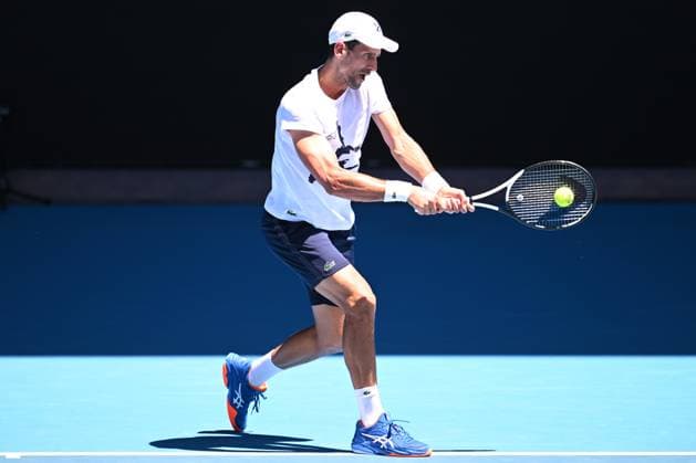 AUSTRALIAN OPEN PRACTICE, Novak Djokovic of Serbia in action against Daniil Medvedev of Russia during an Australian Open practice match at Melbourne Park in Melbourne, Wednesday, January 11, 2023. ( NO ARCHIVING, EDITORIAL USE ONLY, NO USE IN BOOKS WITHOUT CONSENT MELBOURNE VIC AUSTRALIA  Copyright: xJAMESxROSSx 20230111001750999547