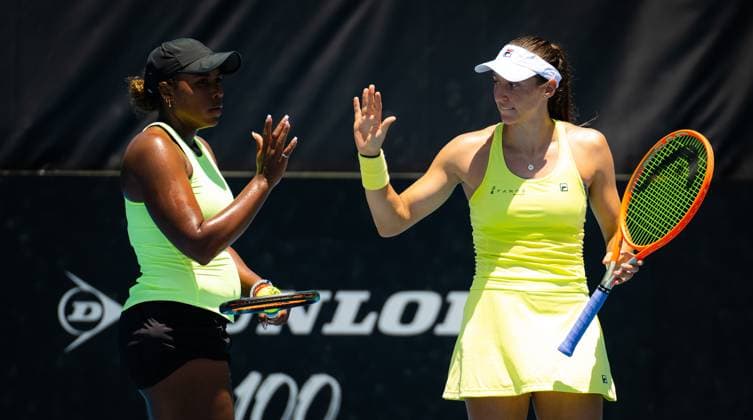 January 10, 2023, ADELAIDE, AUSTRALIA: Luisa Stefani of Brazil & Taylor Townsend of the United States playing doubles at the 2023 Adelaide International 2 WTA, Tennis Damen 500 tennis tournament ADELAIDE AUSTRALIA - ZUMAa181 20230110_zaa_a181_021 Copyright: xRobxPrangex