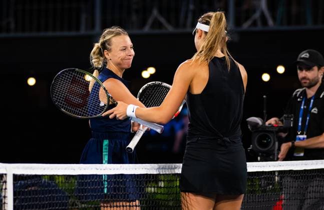 January 10, 2023, ADELAIDE, AUSTRALIA: Anett Kontaveit of Estonia & Paula Badosa of Spain in action during the first round of the 2023 Adelaide International 2 WTA, Tennis Damen 500 tennis tournament ADELAIDE AUSTRALIA - ZUMAa181 20230110_zaa_a181_051 Copyright: xRobxPrangex