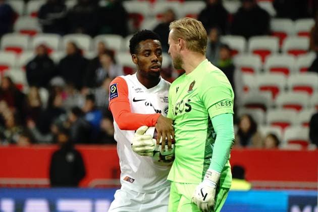 Elle Wahi (Montpellier) - Kasper Schmeichel (OGC Nice) FOOTBALL : OGC Nice vs Montpellier - Ligue 1 Ubereats - Nice - 11 01 2023 NorbertScanella Panoramic 