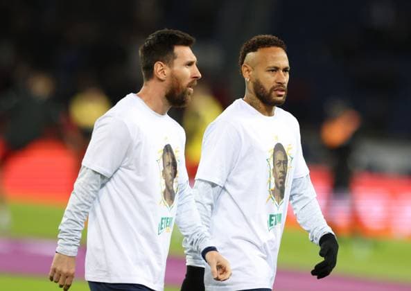 (230112) -- PARIS, Jan. 12, 2023 -- Paris Saint-Germain s Lionel Messi (L) and Neymar warm up before the French League 1 football match between Paris Saint-Germain FC and Angers at the Parc des Princes stadium in Paris, Jan. 11, 2023. ) (SP)FRANCE-PARIS-FOOTBALL-LIGUE 1-PSG VS ANGERS GaoxJing 