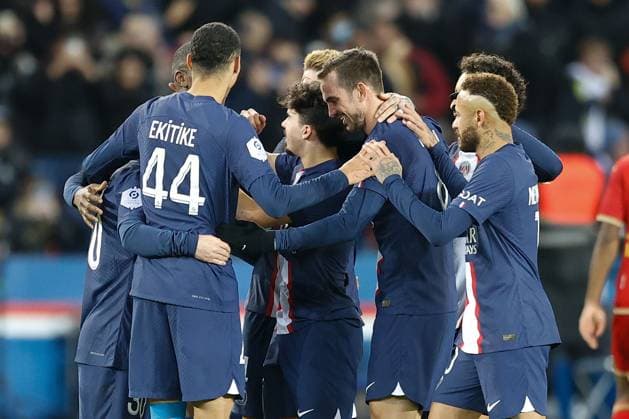 2023 01 11 Paris, La Ligue 1 Paris Saint Germain SCO Angers v l , Paris Saint Germain cheers Copyright: AntonioxBorga