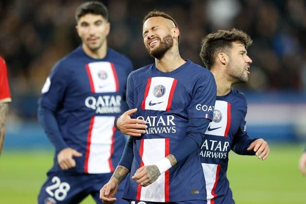 2023 01 11 Paris, La Ligue 1 Paris Saint Germain SCO Angers v l , Neymar Paris Saint Germain disappointed, disappointed looking, dissapointed, sad, frustrated, frustrated, Juan Bernat Paris Saint Germain Copyright: AntonioxBorga