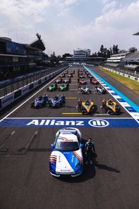 Family picture of all the drivers and Gen3 cars and the Safety Car during the 2023 Mexico City ePrix, 1st meeting of the 2022-23 ABB FIA Formula E World Championship, WM, Weltmeisterschaft on the Autodromo Hermanos Rodriguez from January 12 to 14, in Mexico City, Mexico - AUTO - 2022 FORMULA E MEXICO CITY ePRIX DPPI Panoramic  03423001_GH_0345